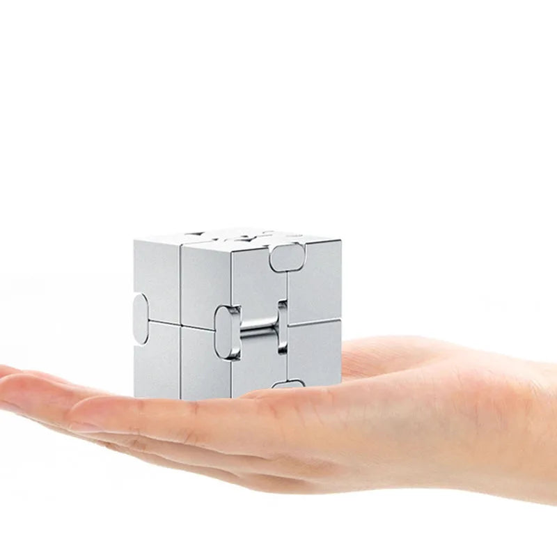 Anti Stress Metal Infinity Cube